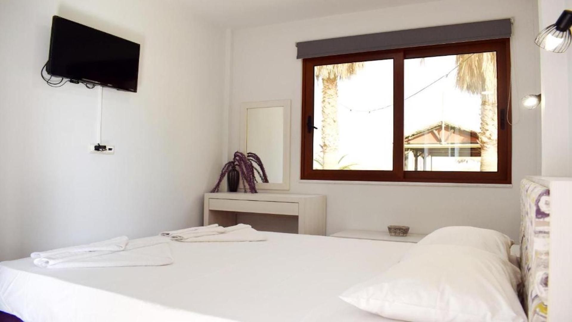 La Palma Beachfront Suites 耶奥伊乌波利斯 外观 照片
