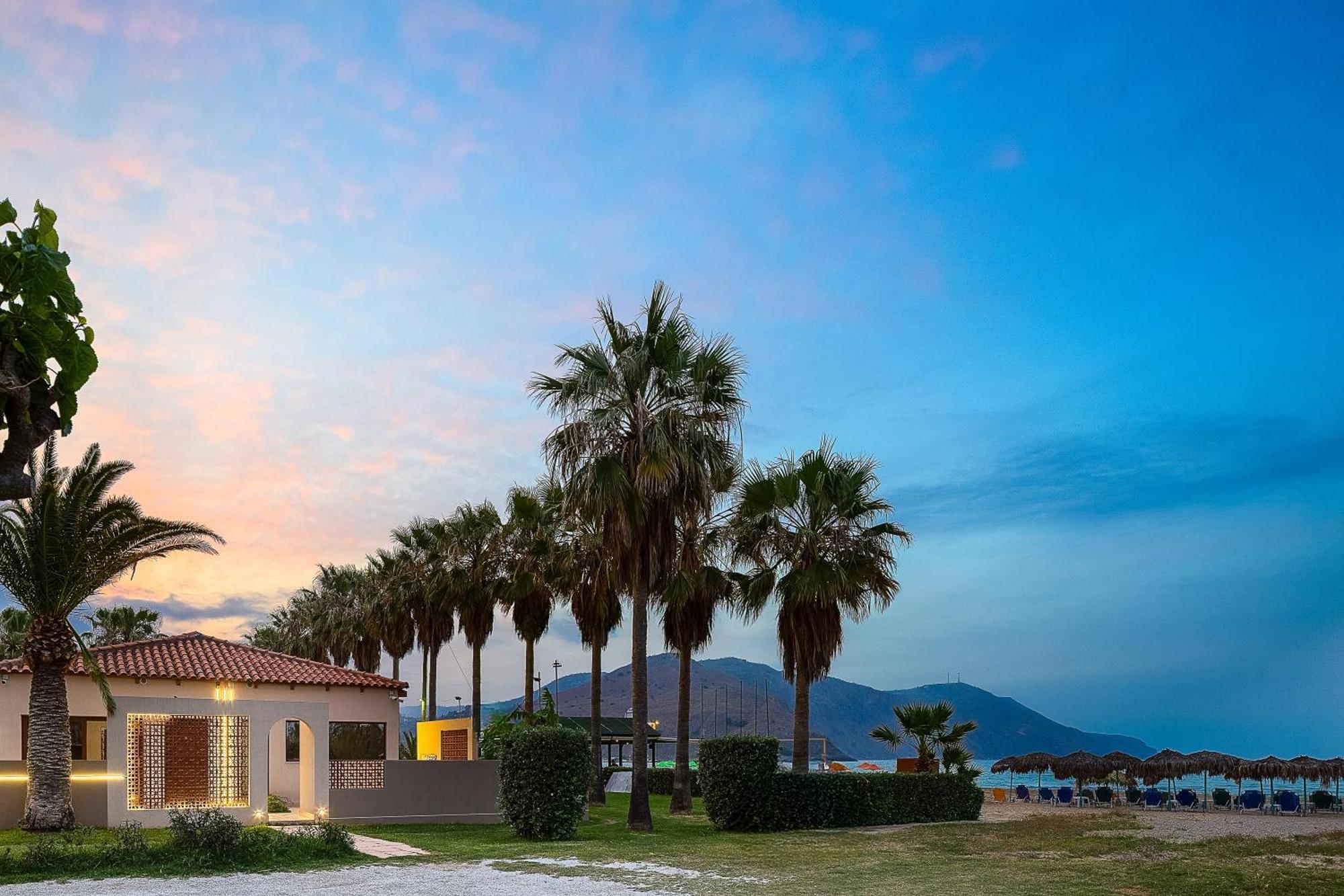 La Palma Beachfront Suites 耶奥伊乌波利斯 外观 照片