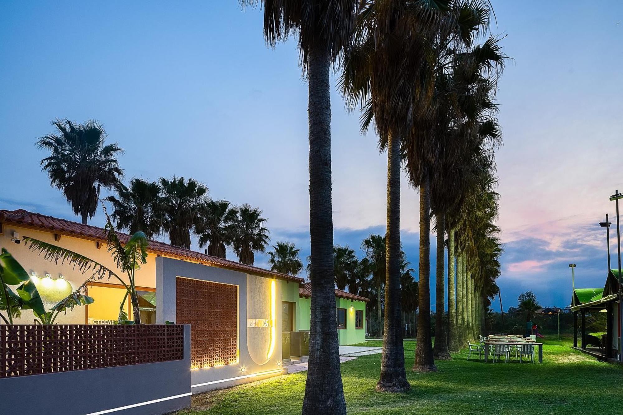 La Palma Beachfront Suites 耶奥伊乌波利斯 外观 照片