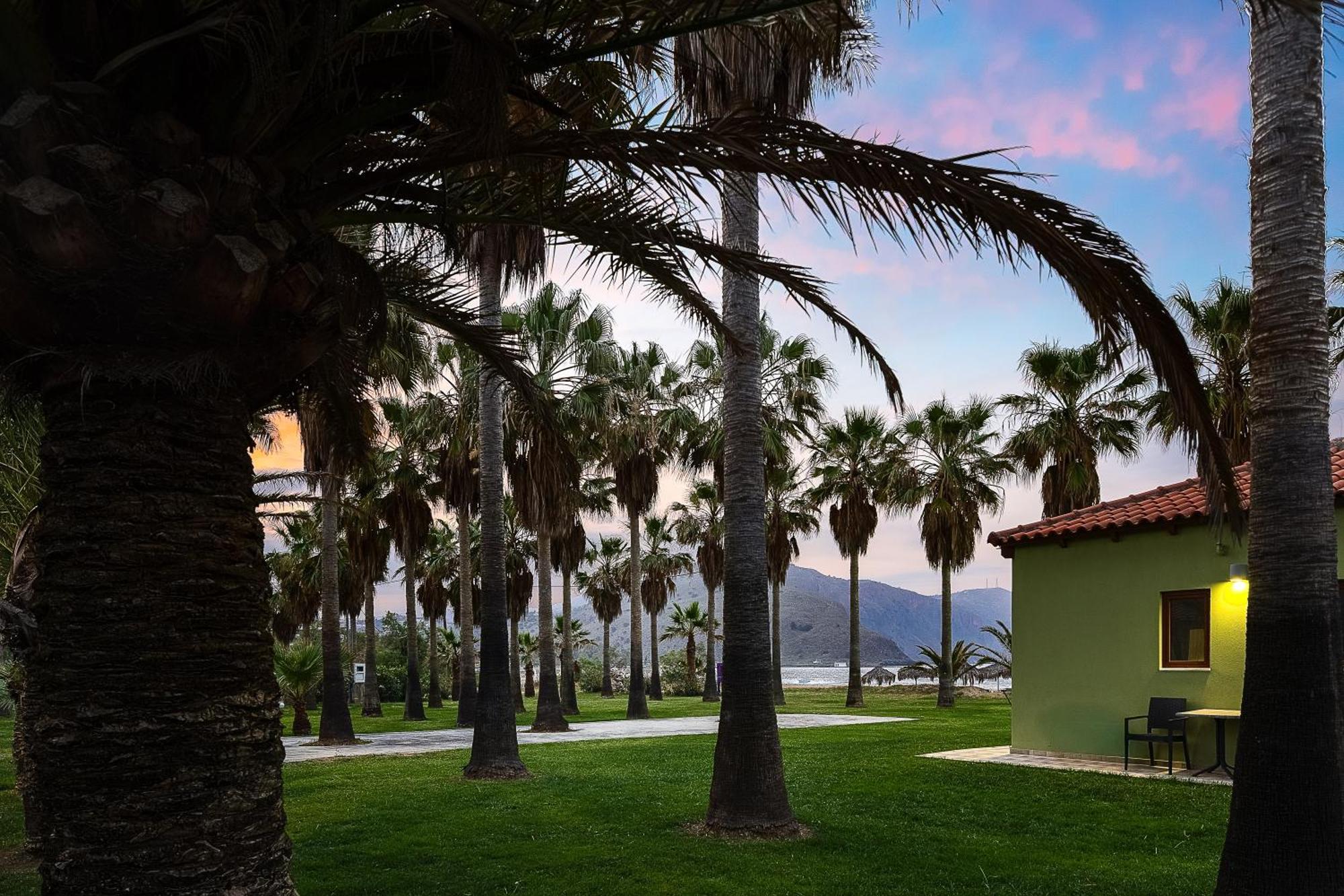 La Palma Beachfront Suites 耶奥伊乌波利斯 外观 照片