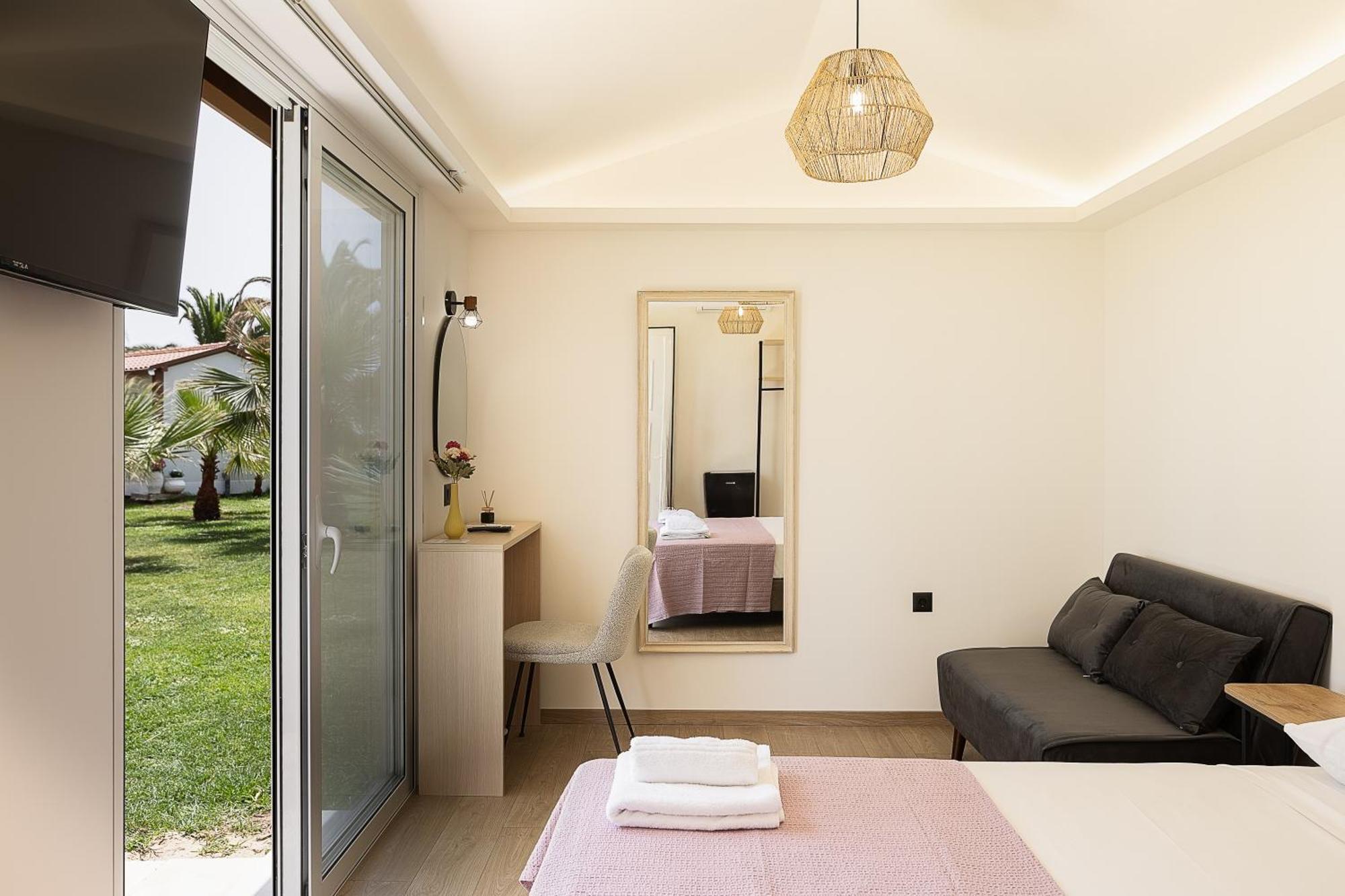 La Palma Beachfront Suites 耶奥伊乌波利斯 外观 照片