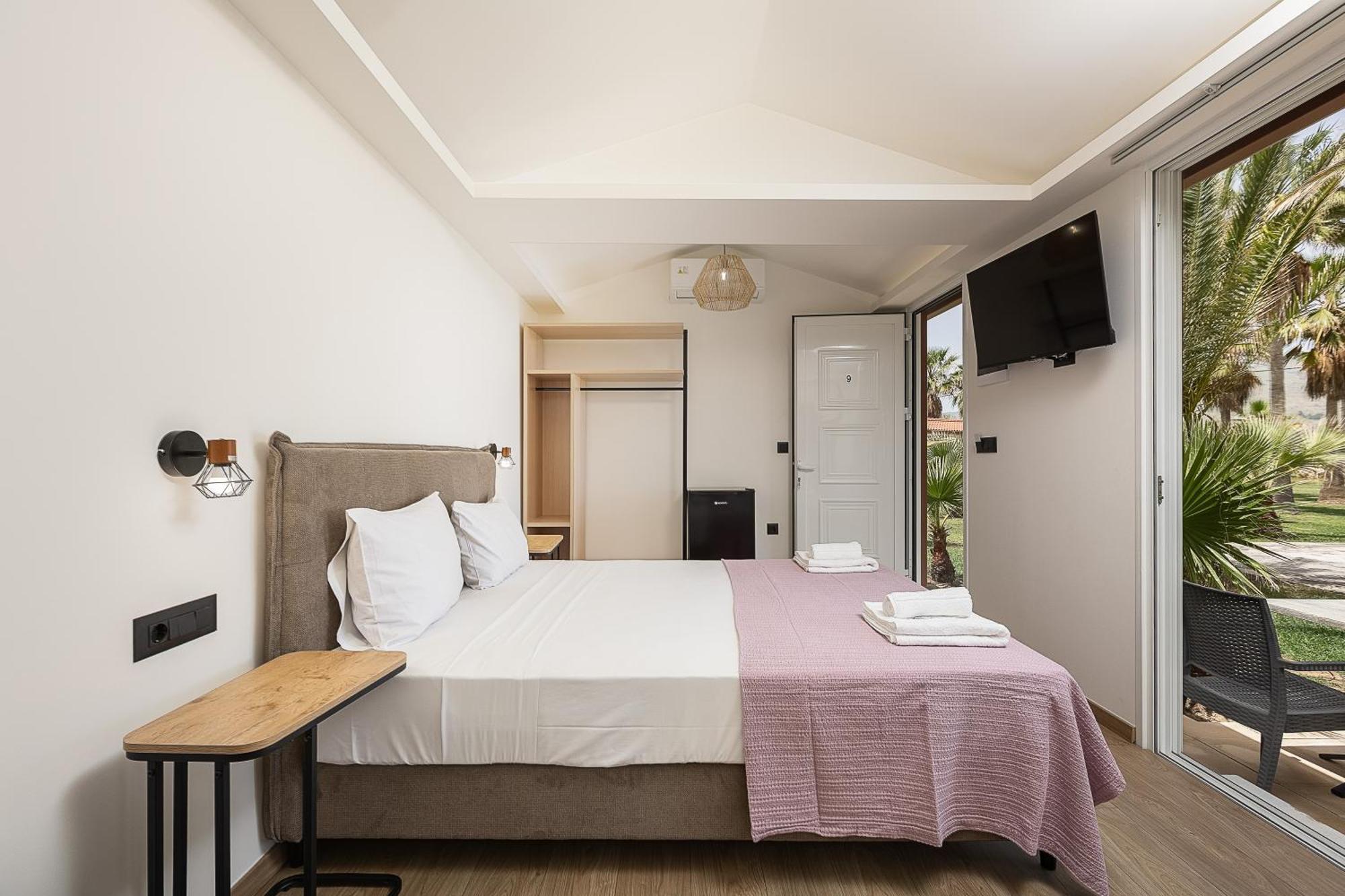 La Palma Beachfront Suites 耶奥伊乌波利斯 外观 照片