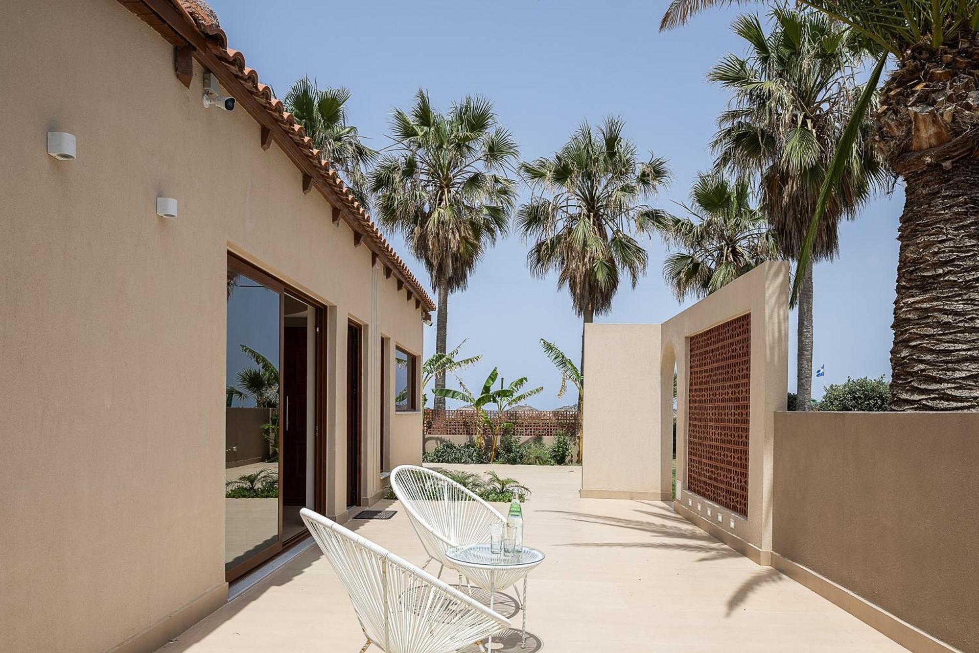 La Palma Beachfront Suites 耶奥伊乌波利斯 外观 照片