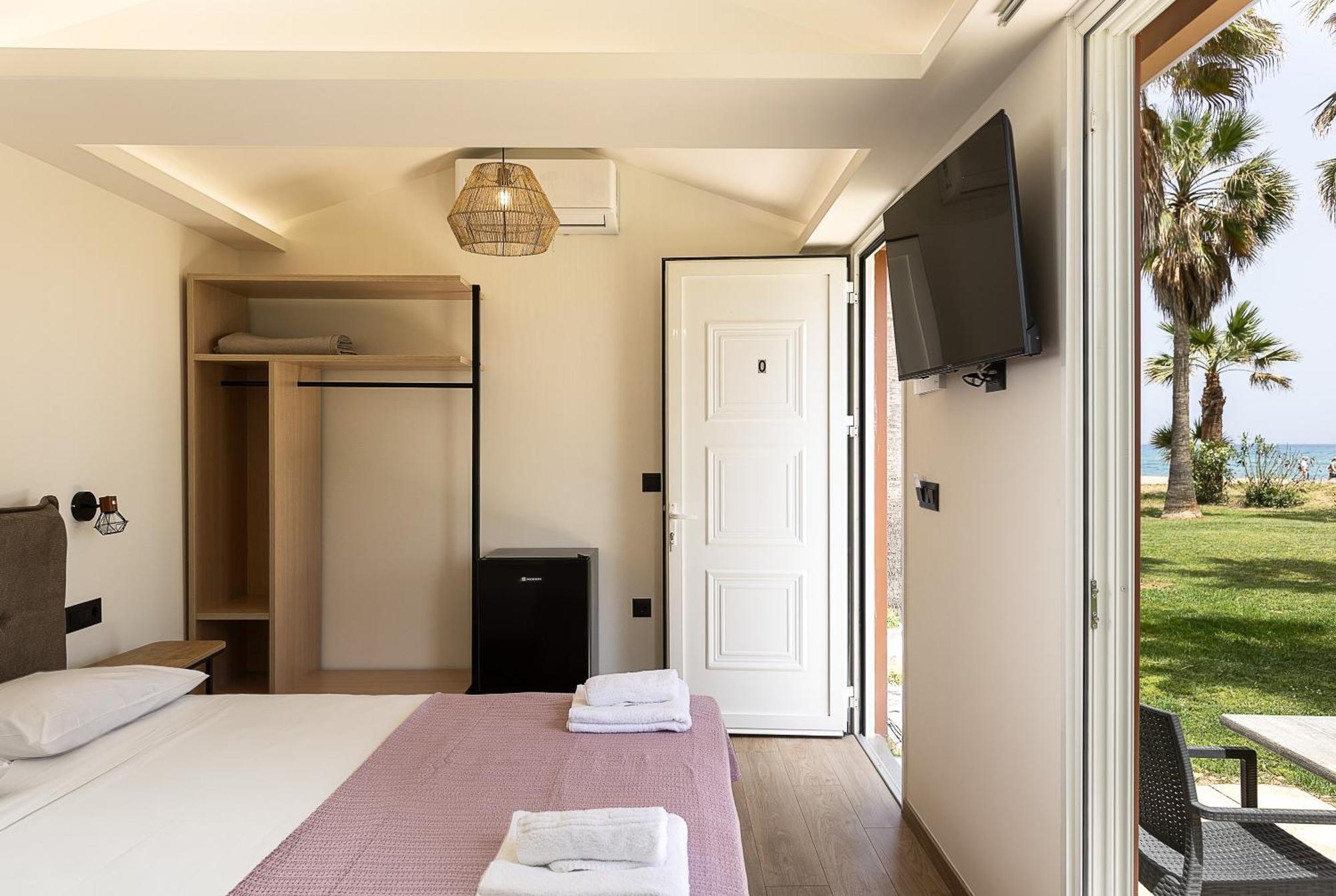 La Palma Beachfront Suites 耶奥伊乌波利斯 外观 照片