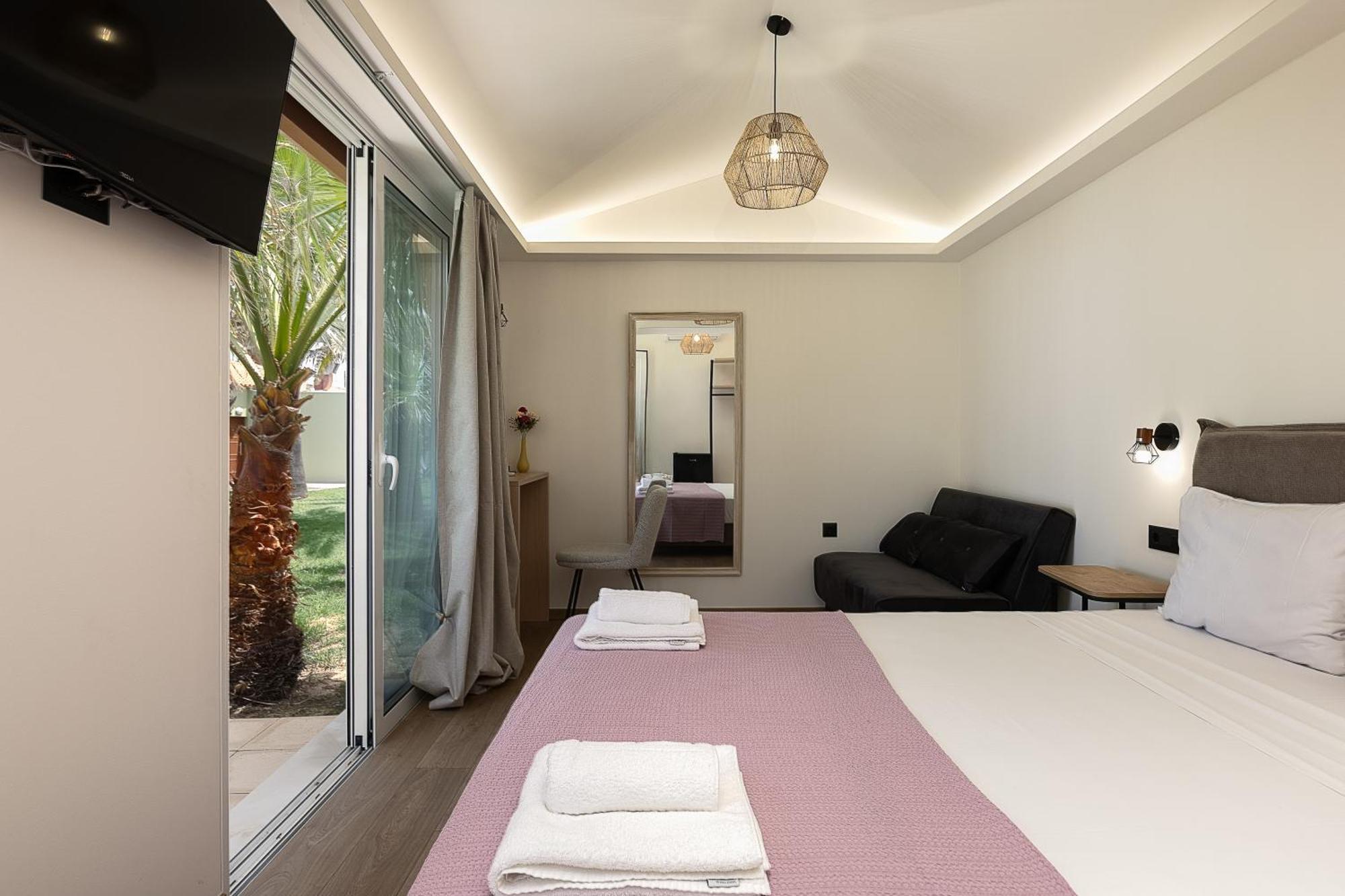 La Palma Beachfront Suites 耶奥伊乌波利斯 外观 照片