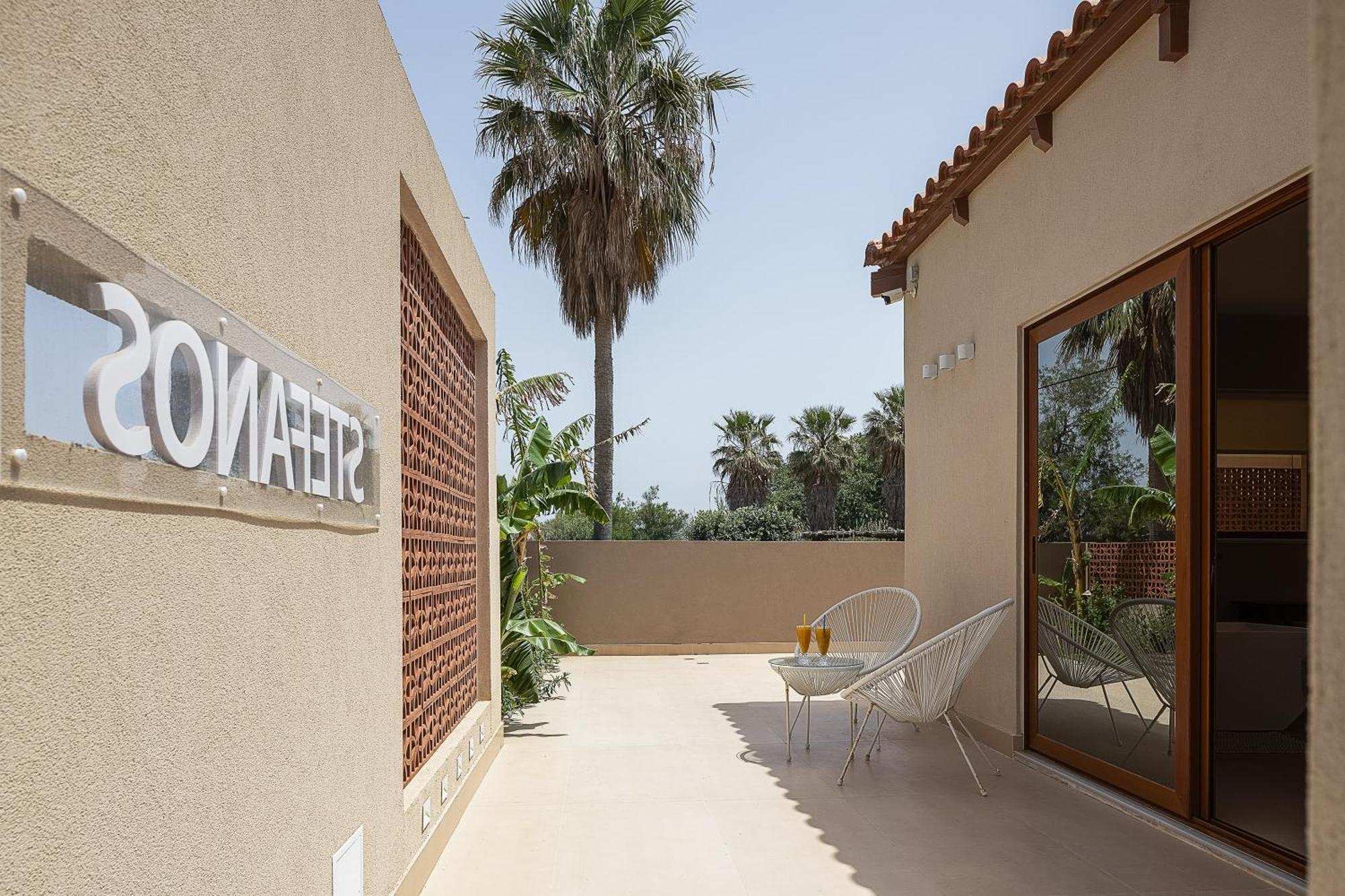 La Palma Beachfront Suites 耶奥伊乌波利斯 外观 照片