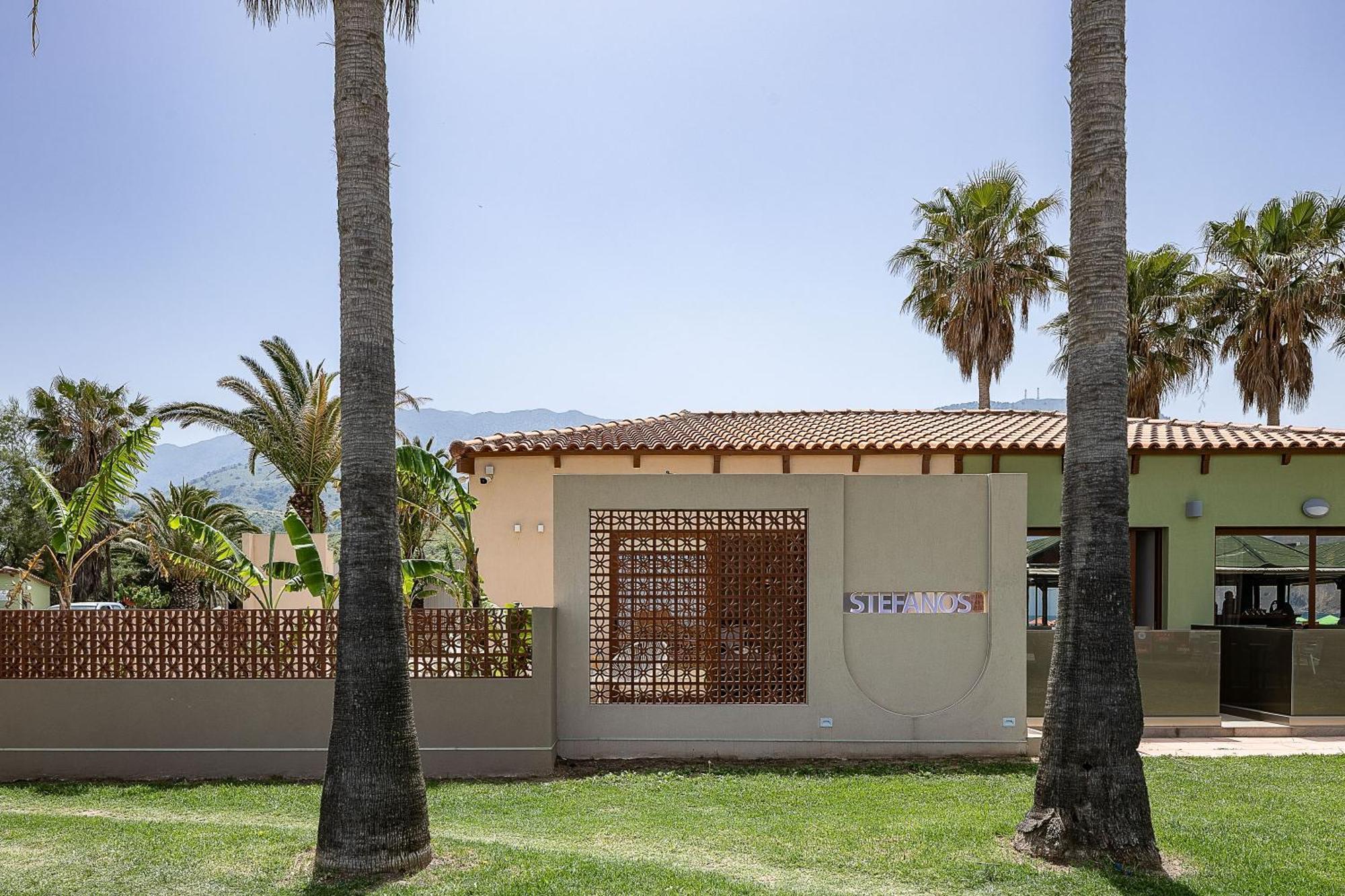 La Palma Beachfront Suites 耶奥伊乌波利斯 外观 照片
