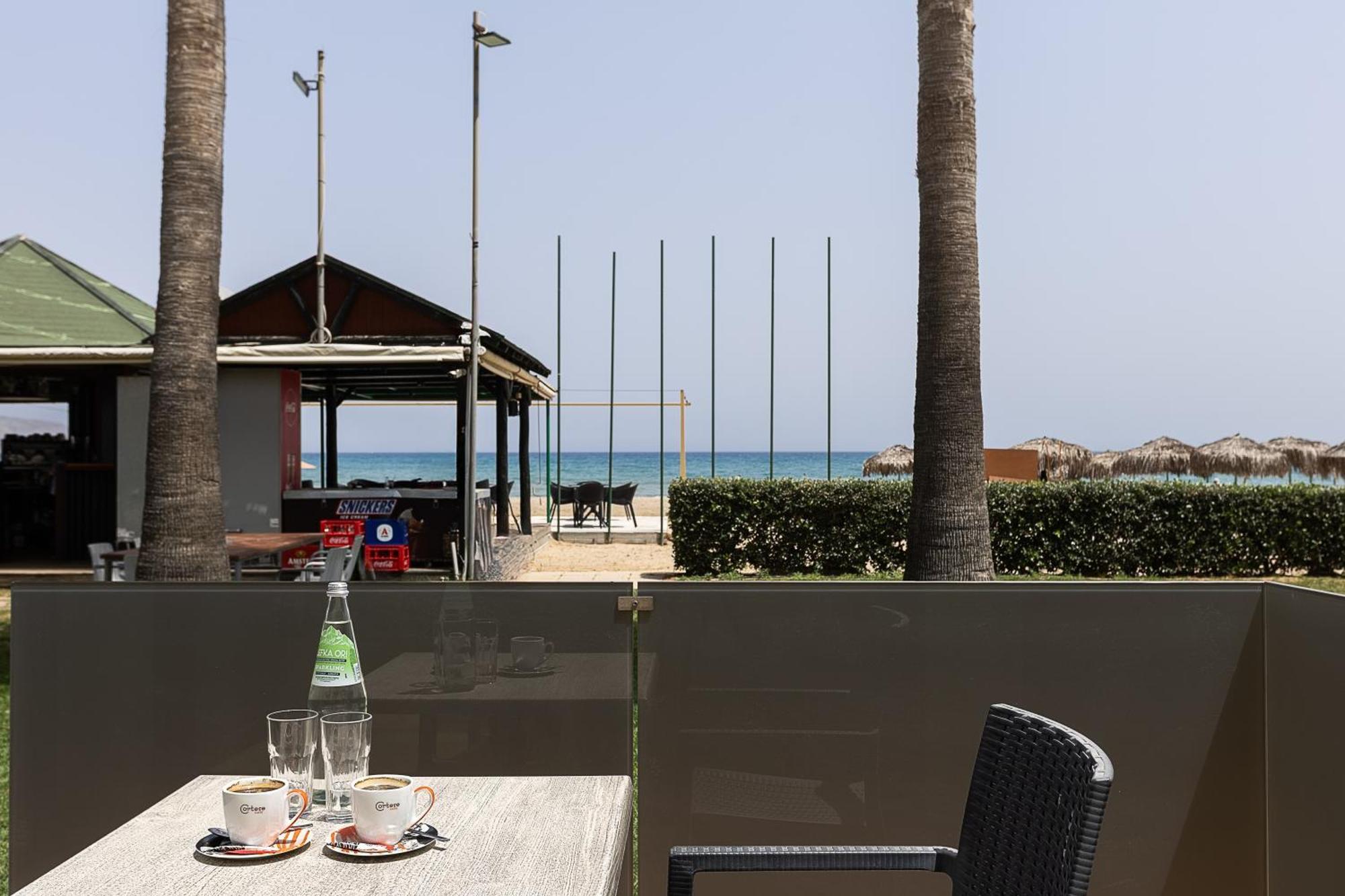 La Palma Beachfront Suites 耶奥伊乌波利斯 外观 照片