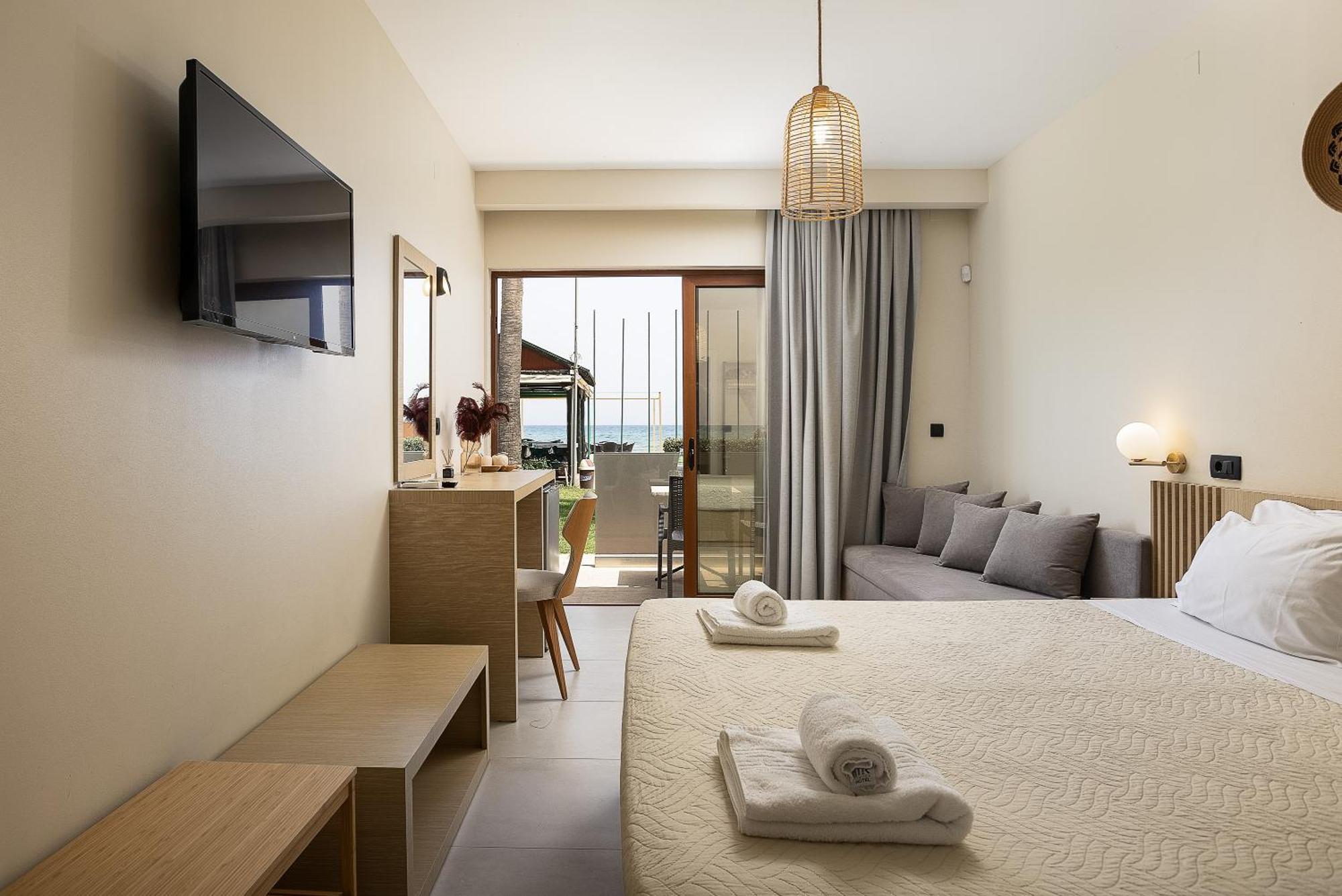 La Palma Beachfront Suites 耶奥伊乌波利斯 外观 照片
