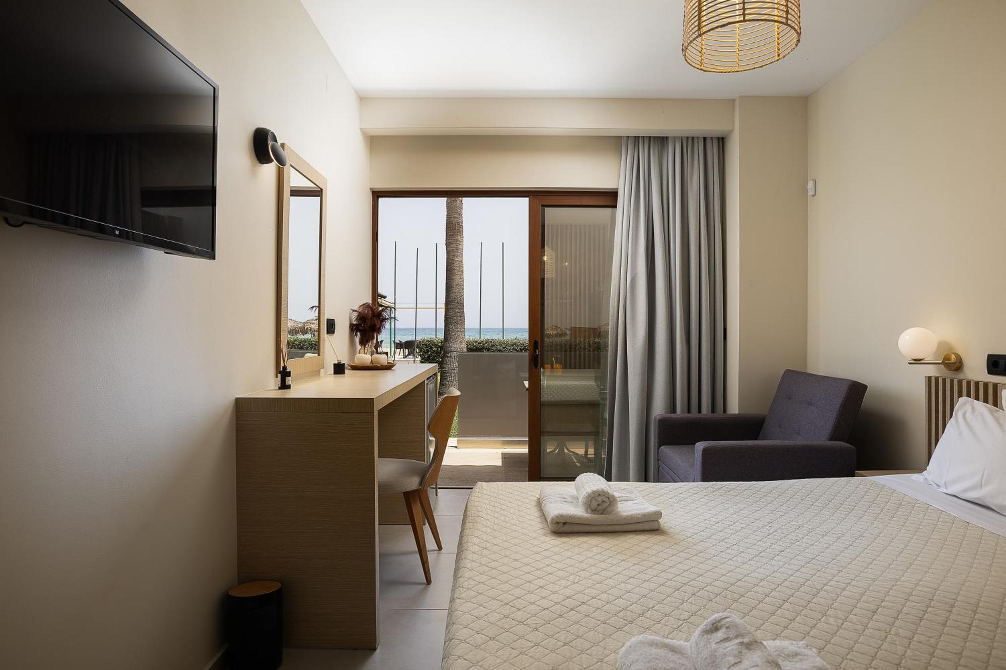 La Palma Beachfront Suites 耶奥伊乌波利斯 外观 照片