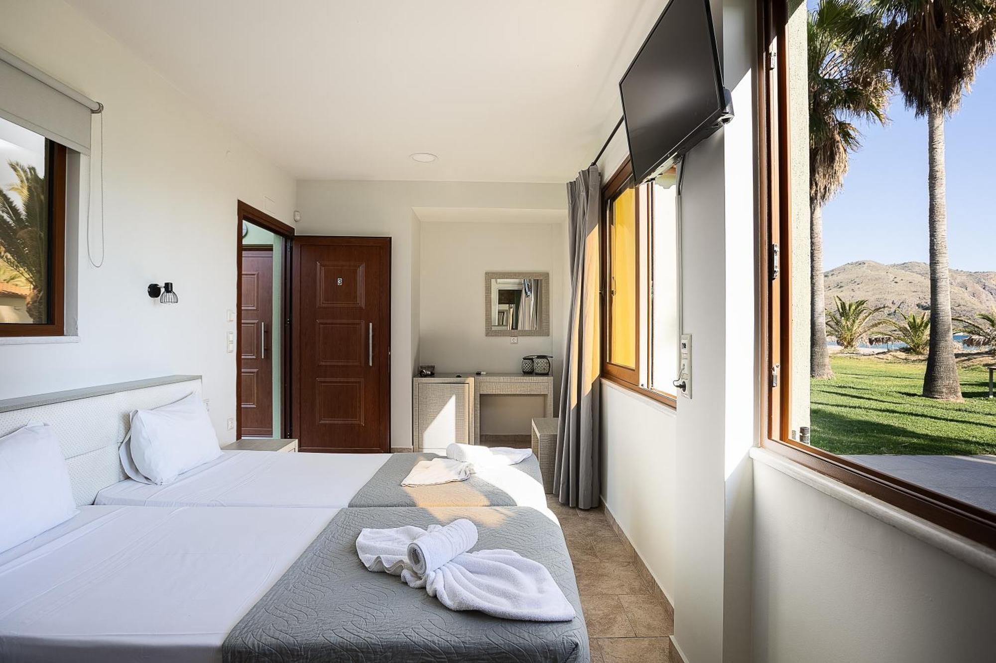 La Palma Beachfront Suites 耶奥伊乌波利斯 外观 照片