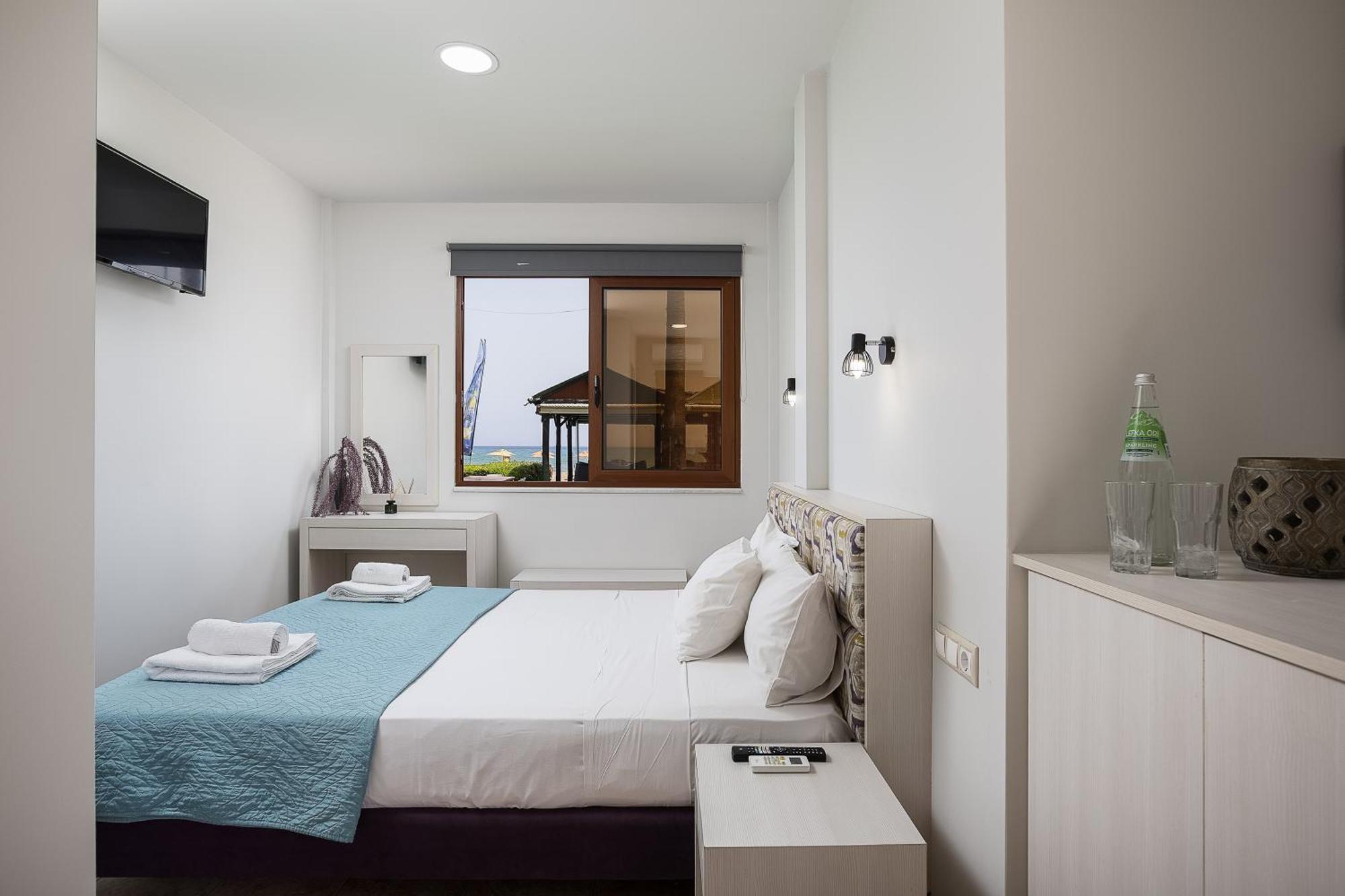 La Palma Beachfront Suites 耶奥伊乌波利斯 外观 照片