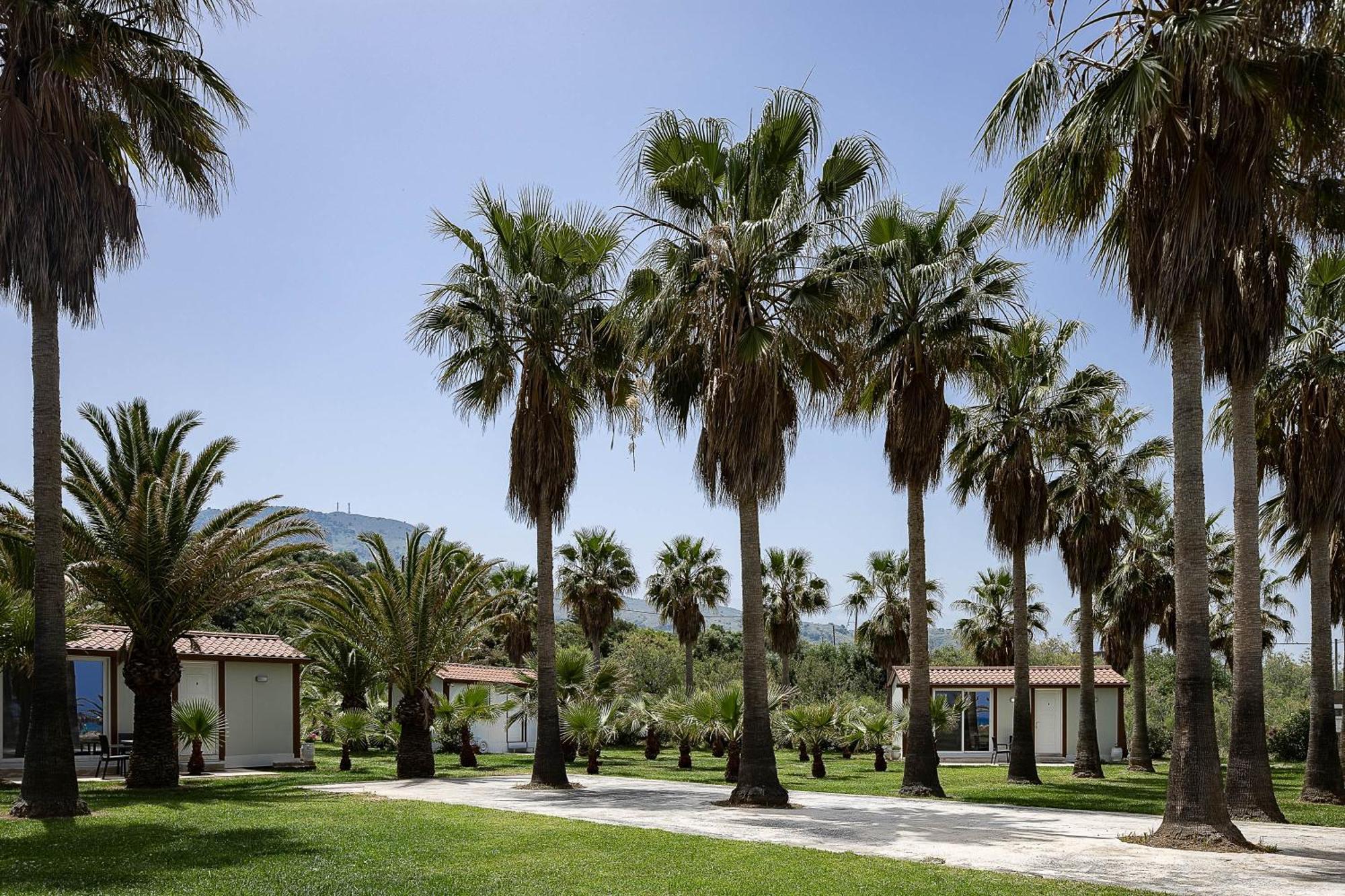 La Palma Beachfront Suites 耶奥伊乌波利斯 外观 照片