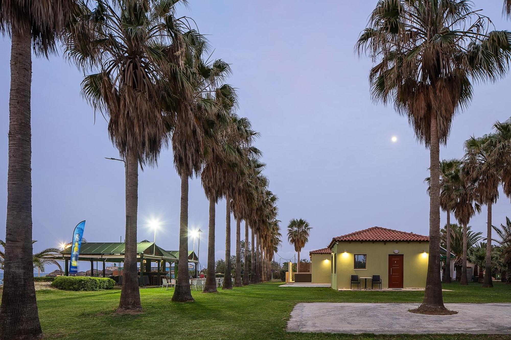 La Palma Beachfront Suites 耶奥伊乌波利斯 外观 照片